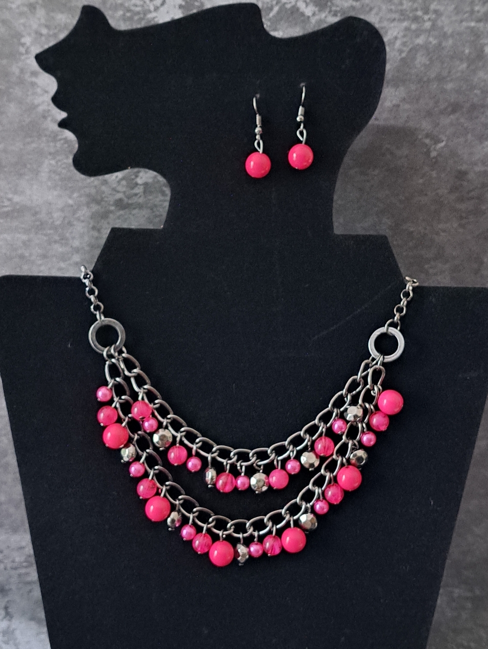 Paparazzi "Watch Me Now" Necklace & Earrings Set